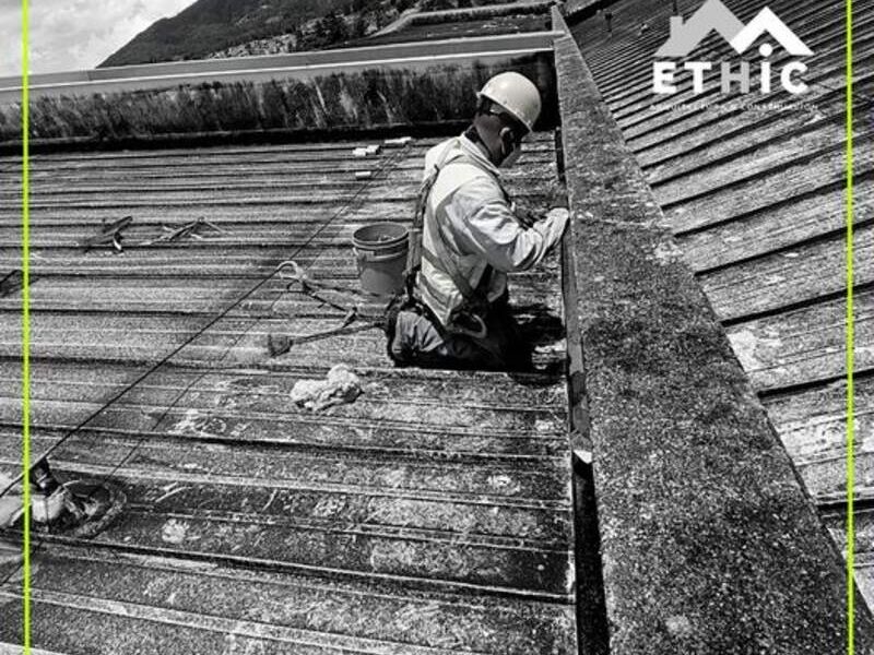 Trabajos de limpieza de canales