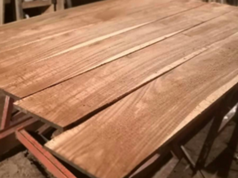 Madera reluciente