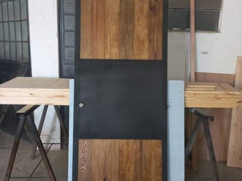 Puertas tipo industrial Metal y Madera