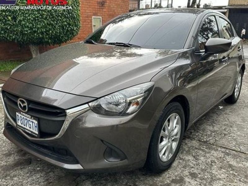Sedan vehículo Mixco