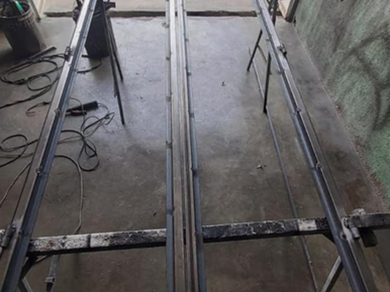 Metal de puerta