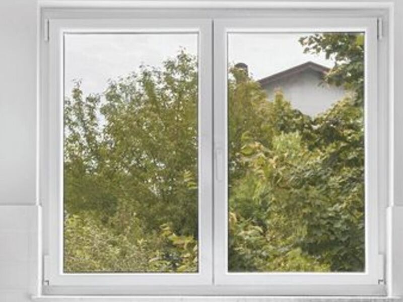 Ventana pequeña de aluminio