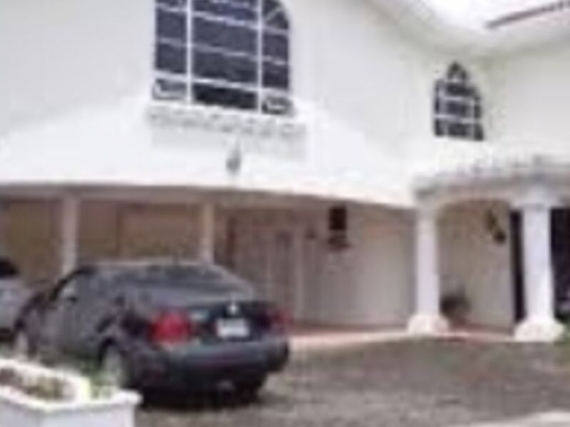 venta casa blanca Guatemala