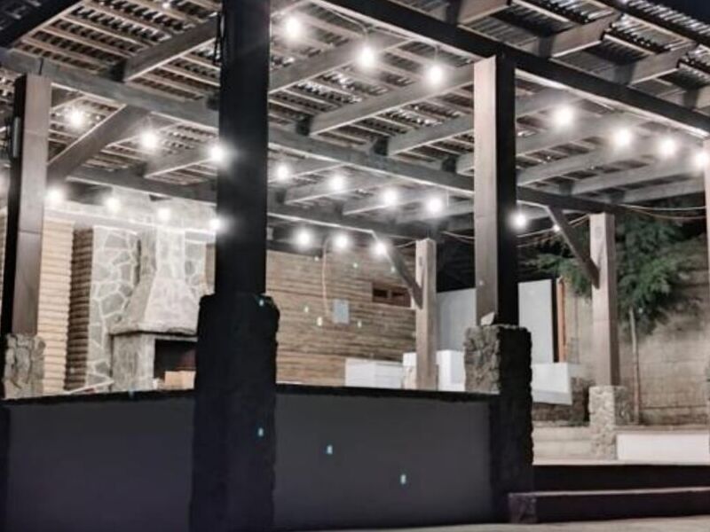 Pergola de aluminio con iluminaria