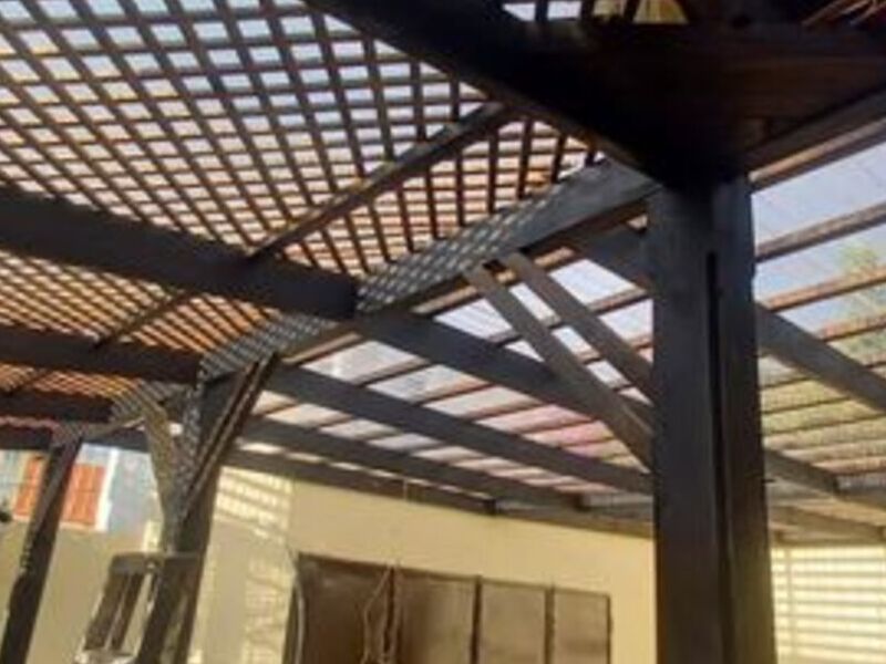 Pérgola de aluminio negro