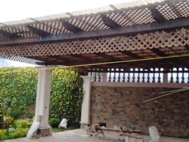 Pérgola con plastico