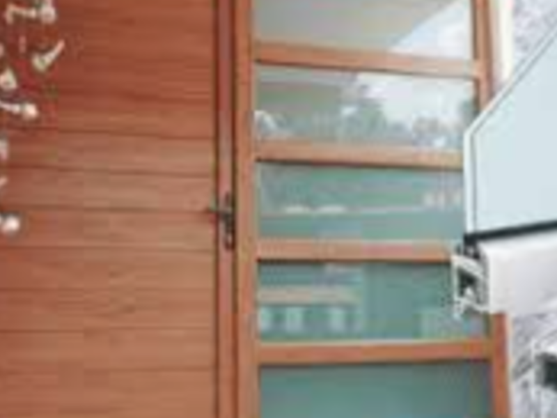 Fabricación de puertas PVC