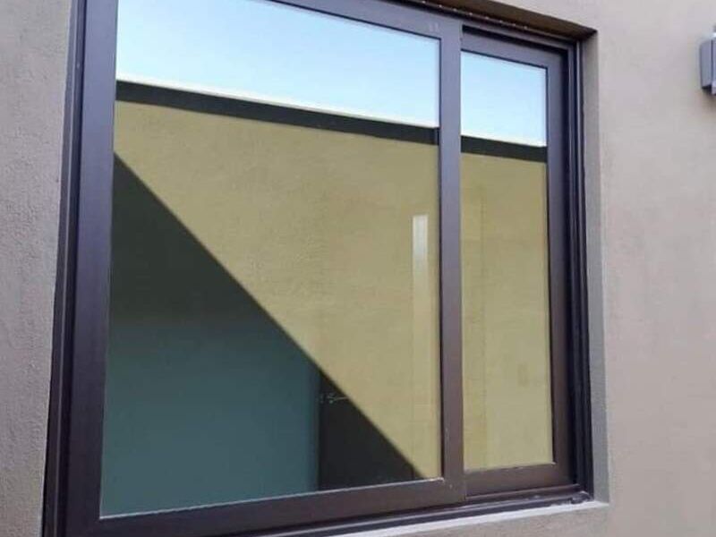 Ventana aluminio negro
