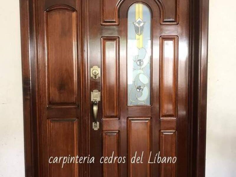 Puerta Principal en Madera Guatemala