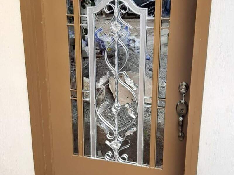 Puerta Madera Diseño Central Vidrio