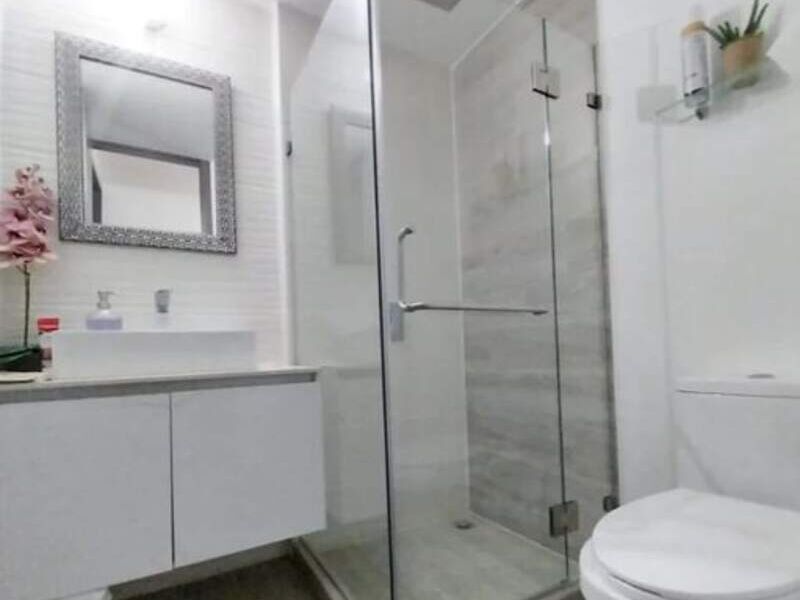 Ducha abatible tipo L