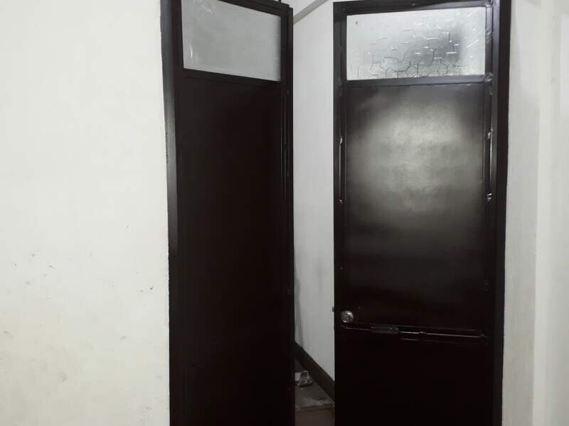 Instalación de Puertas Metálicas