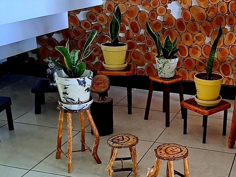 TABURETES DE MADERA