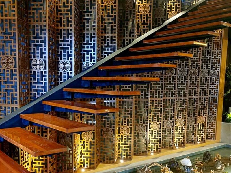 GRADAS FLOTANTE DE MADERA