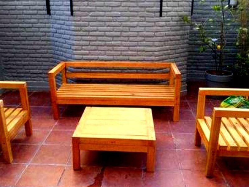 JUEGO DE SILLAS Y MESA PARA JARDÍN