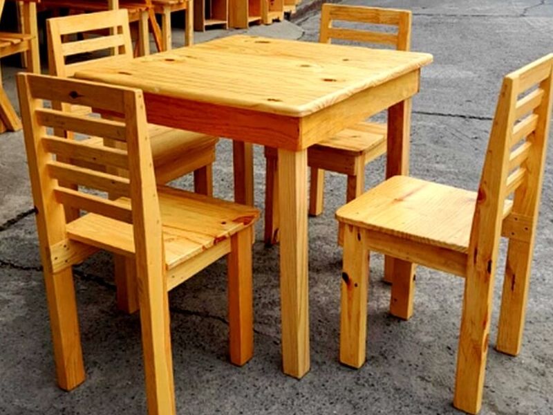 Juego de comedor de madera