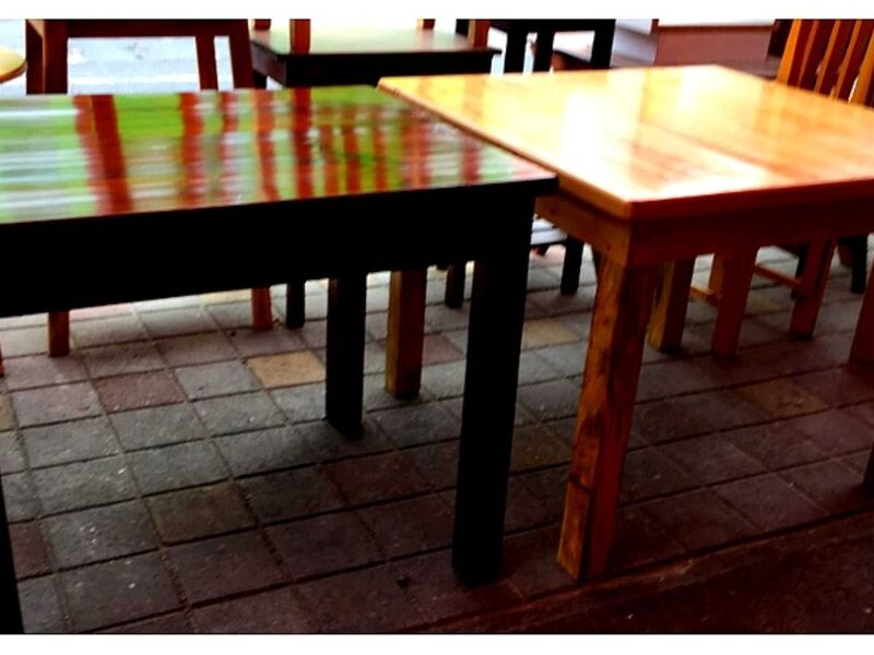 Mesas modernas de madera