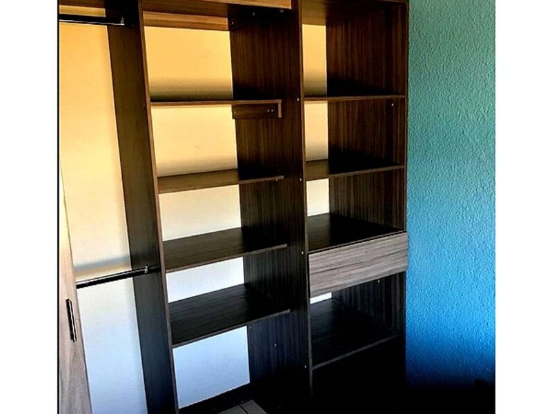 ESTANTERÍA DE MADERA LAMINADA