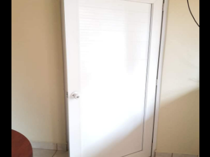 Puerta pvc blanca mate