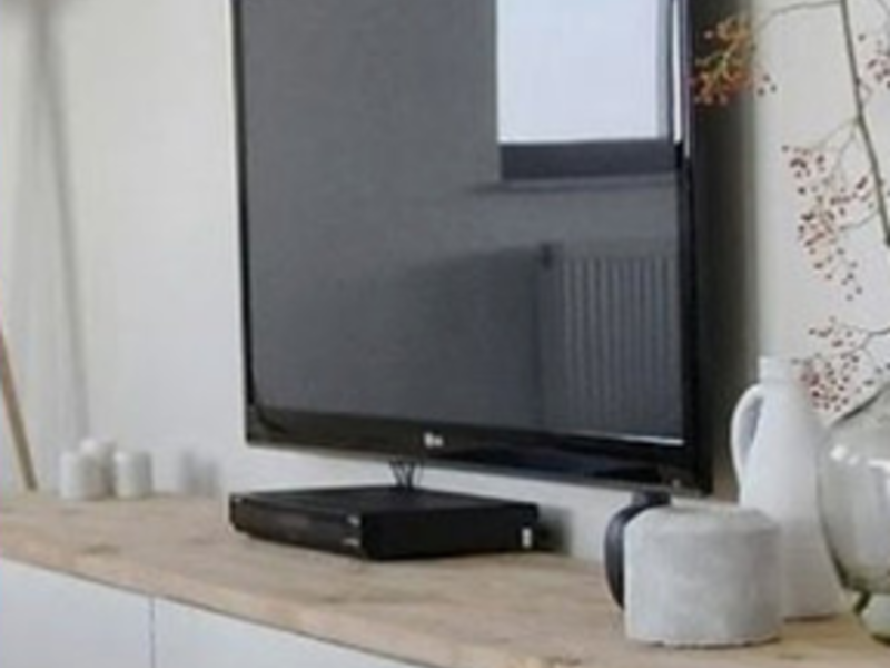 WHITE & WOOD CREDENZA GUATEMALA