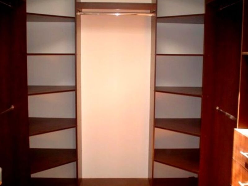 CLOSET DE MELANINA COLOR CAOBA