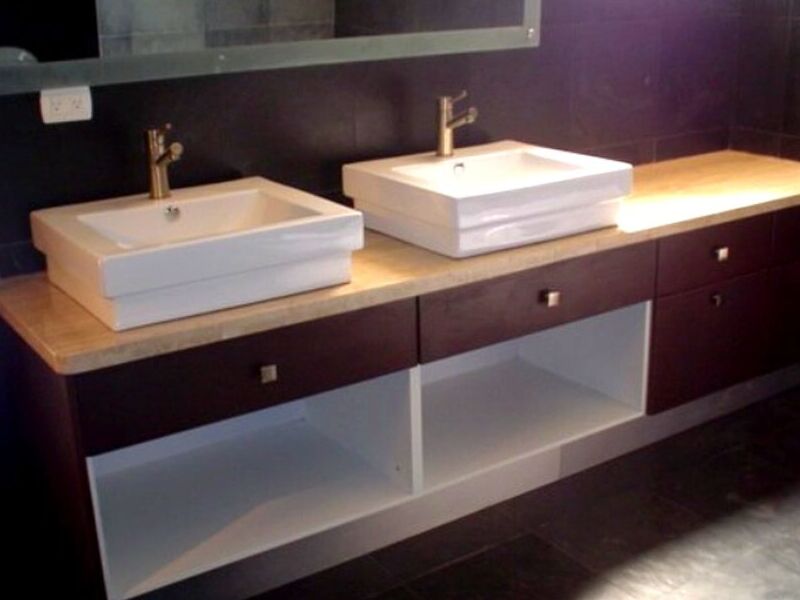GABINETE DE BAÑO COLOR CAFÉ
