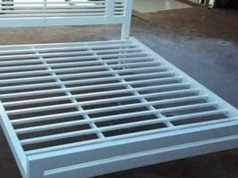 Cama de madera 