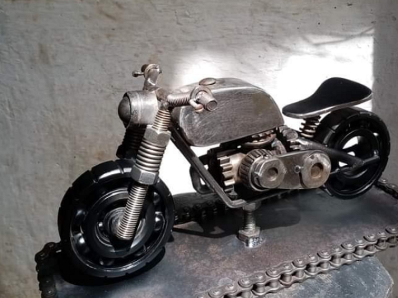 Metal moto