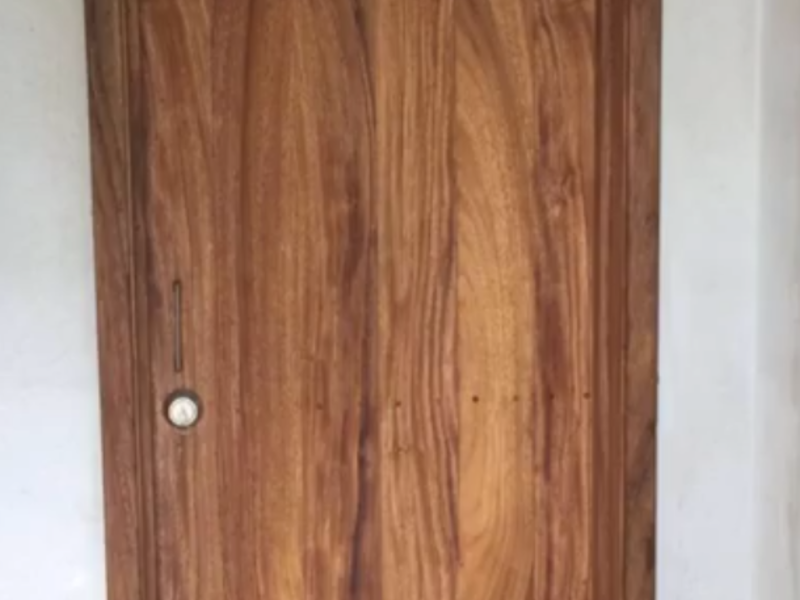 Instalación puerta Guatemala
