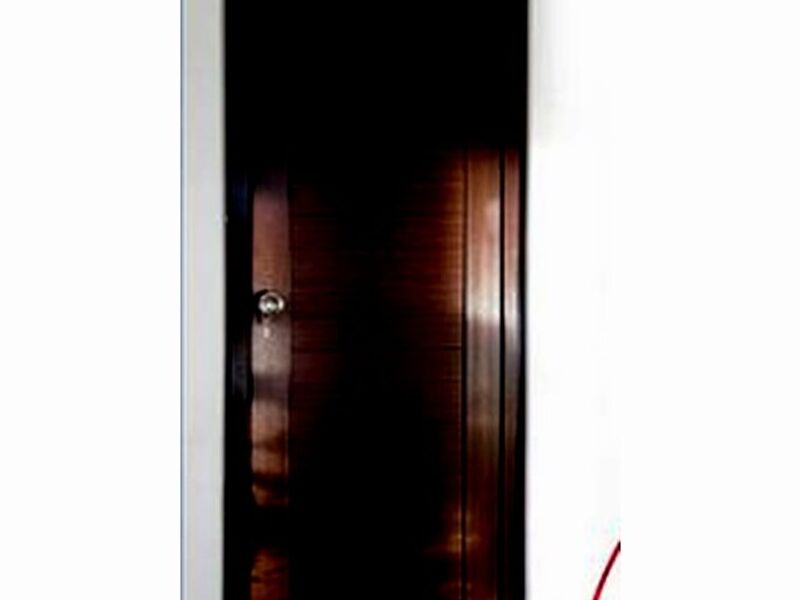 Puerta Abatible de pvc color madera