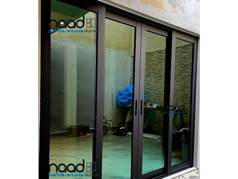 PUERTA CORREDIZA UPVC NEGRO