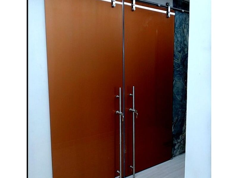 PUERTA DE VIDRIO TEMPLADO