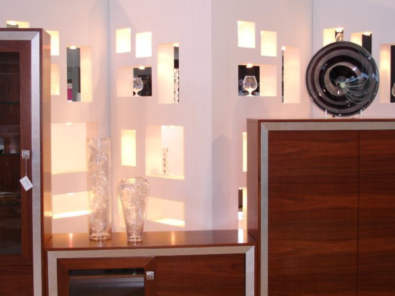 Mueble vitrina rojo Guatemala