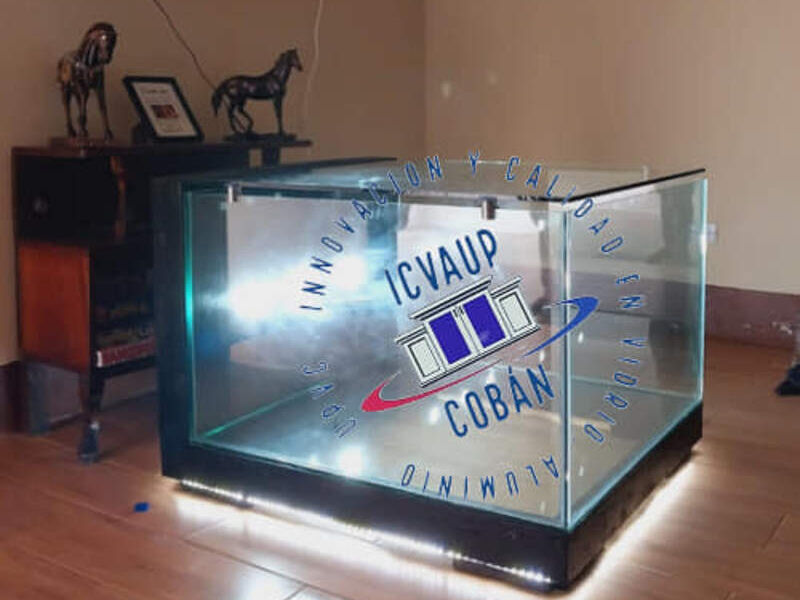 PECERA CON ILUMINACIÓN Retalhuleu