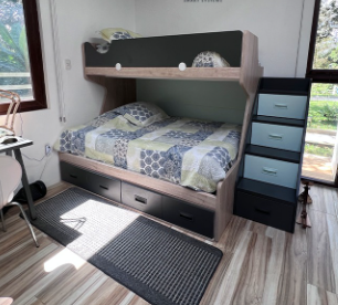 Cama con estructura de madera blanca Guatemala