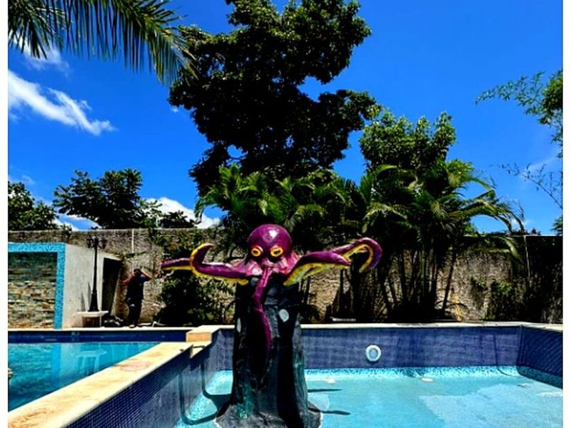 Piscinas con esculturas