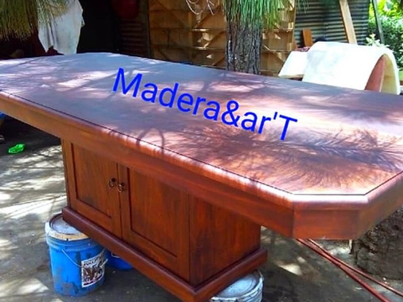 Mesa Nogal Guatemala
