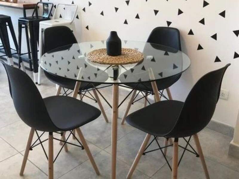 Combo Mesa y Sillas nórdicas