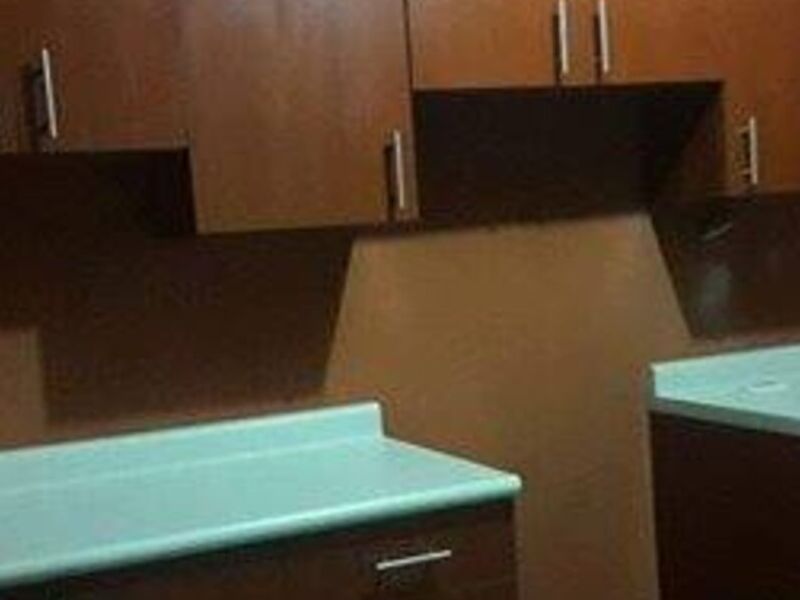 Gabinete cafe con blanco