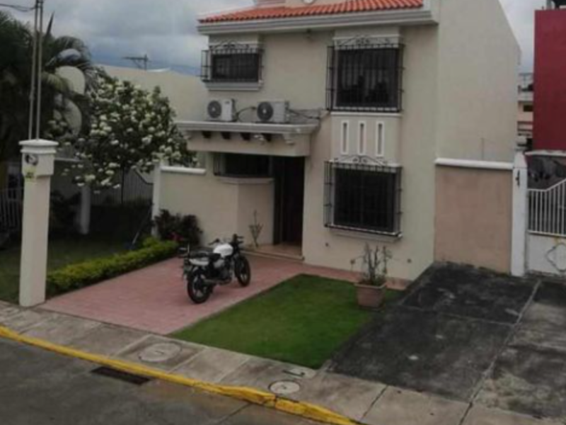 Renta casa amueblada