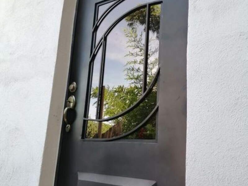 Puerta madera solida