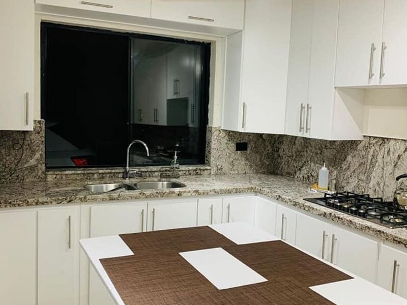 Gabinetes blanco cocina