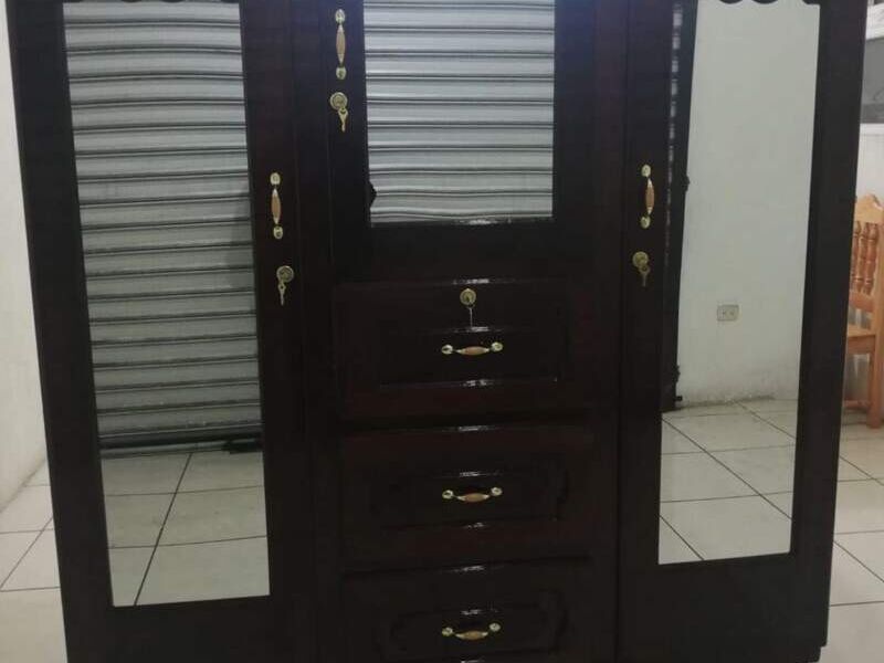 Roperos bastidor 3 cuerpos madera Guatemala