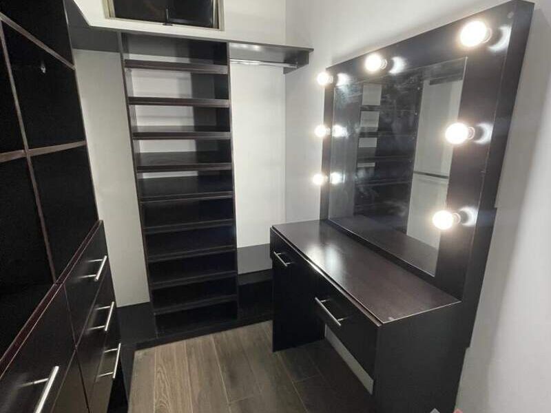 Walk in closet Makeup station Guatemala