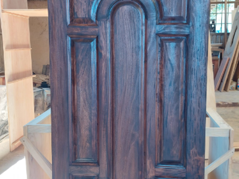 Puerta principal madera Guatemala