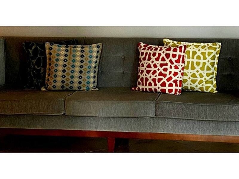 SOFA TRES PLAZAS GUATEMALA