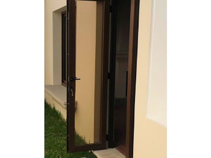 Puerta de madera y vidrio Guatemala