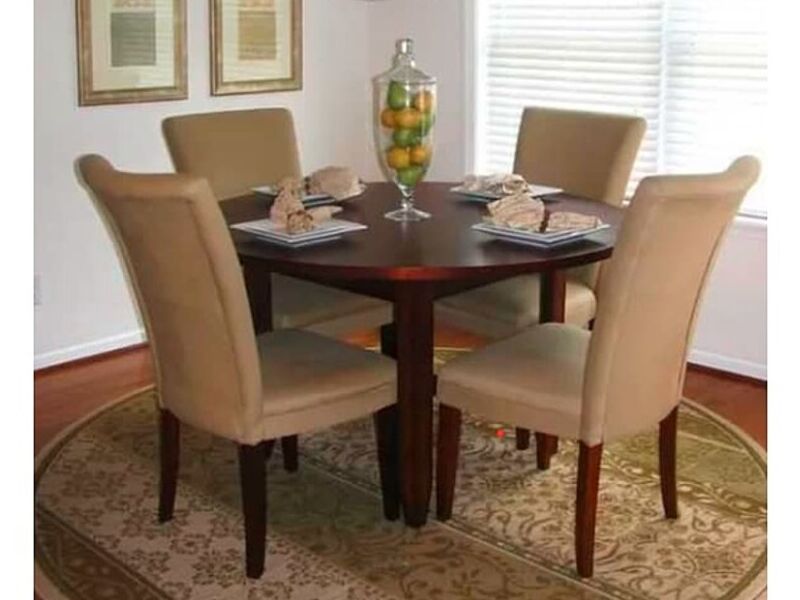 Mueble comedor redondo Guatemala 