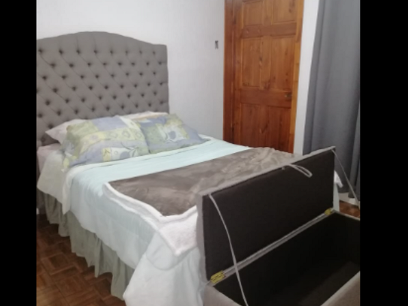 Pie cama gris