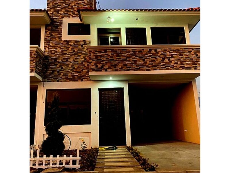Venta casa A exterior 2 Guatemala